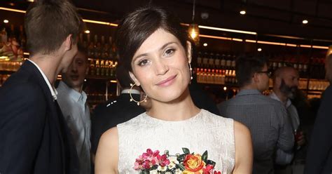 From Bond to bare: Gemma Arterton strips off in。